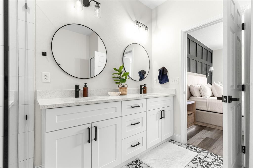 For Sale: $319,000 (4 beds, 2 baths, 1563 Square Feet)