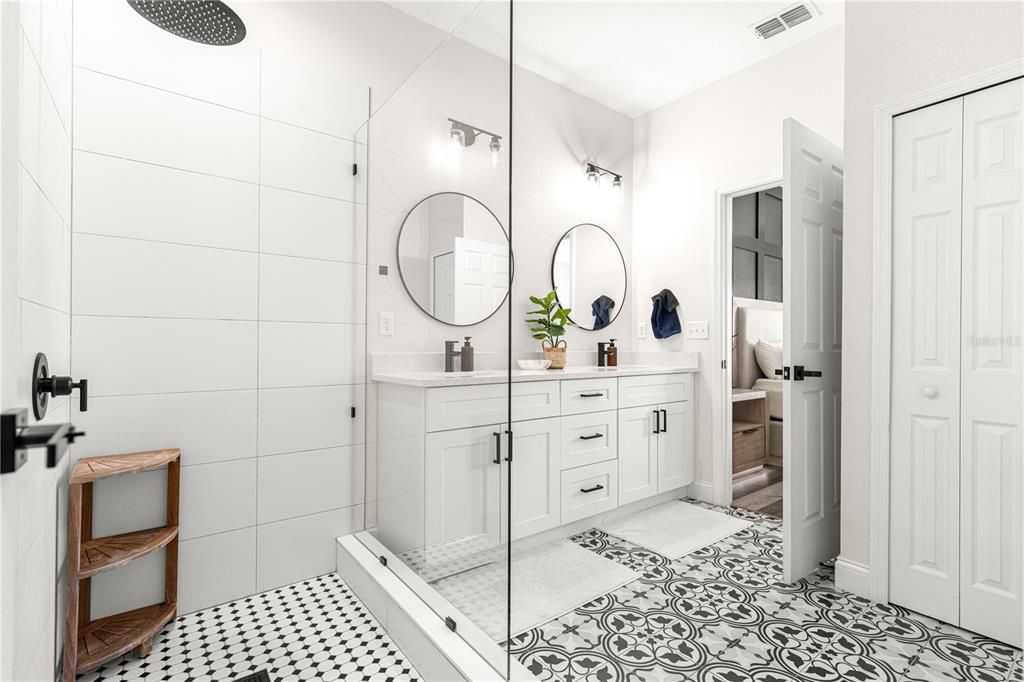 For Sale: $319,000 (4 beds, 2 baths, 1563 Square Feet)