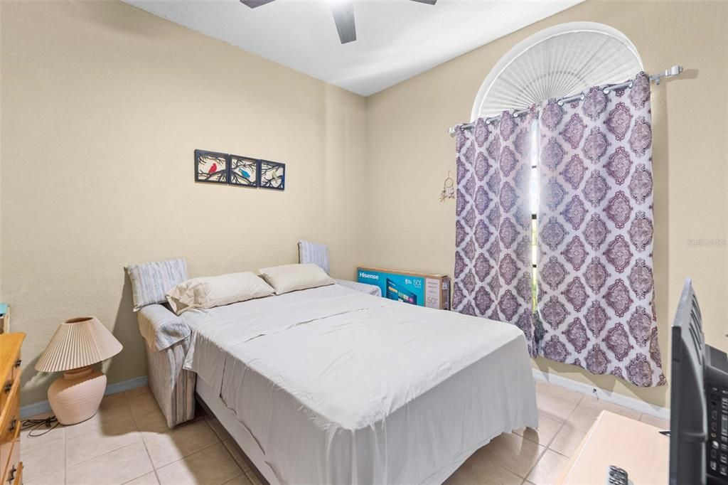 En Venta: $359,999 (3 camas, 2 baños, 1944 Pies cuadrados)