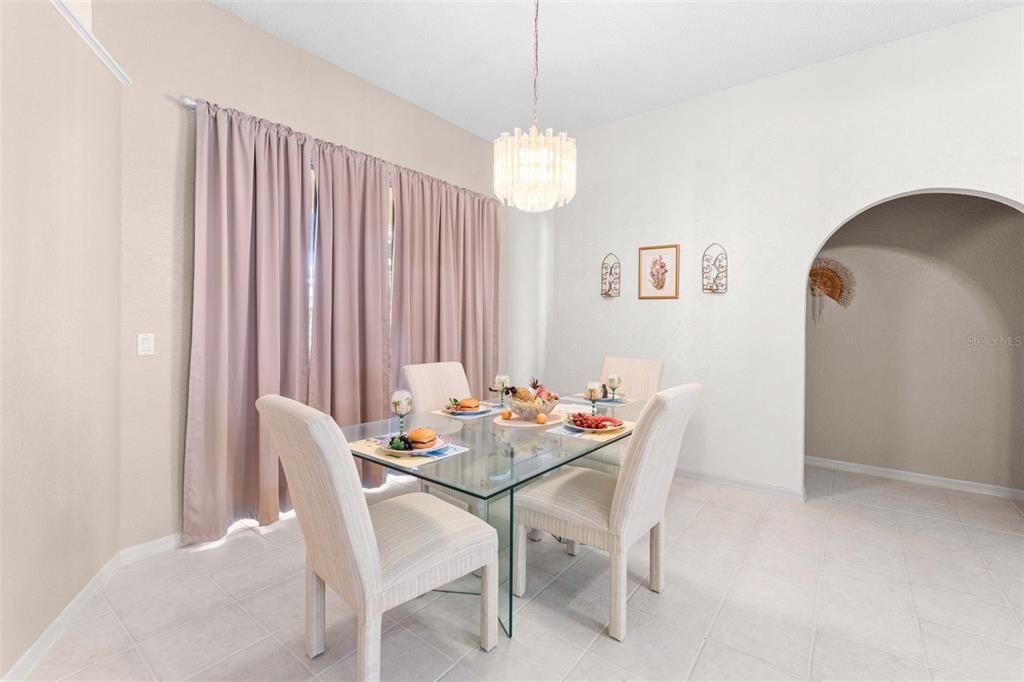 En Venta: $359,999 (3 camas, 2 baños, 1944 Pies cuadrados)