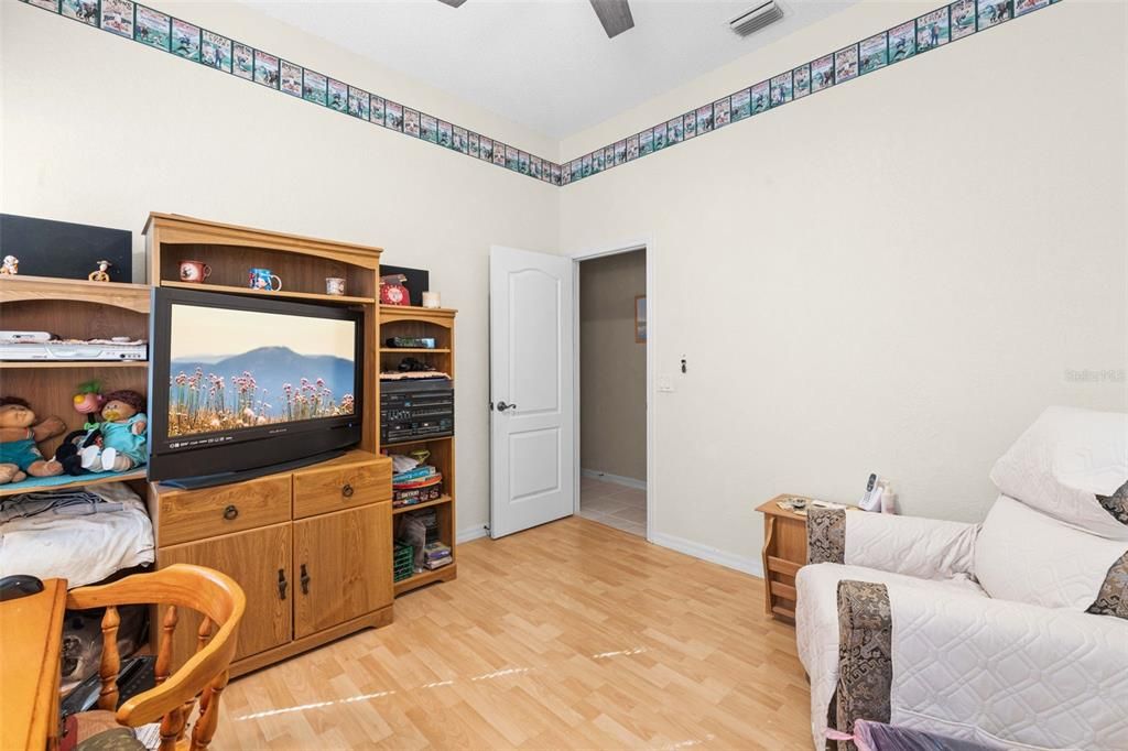 En Venta: $359,999 (3 camas, 2 baños, 1944 Pies cuadrados)