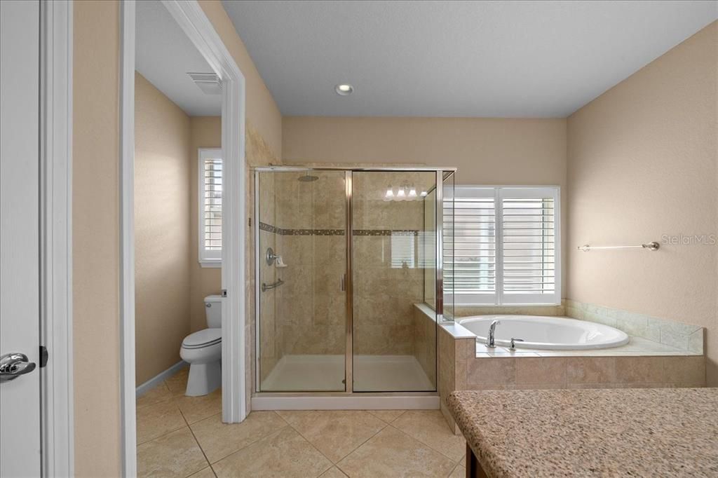En Venta: $449,900 (2 camas, 2 baños, 2299 Pies cuadrados)