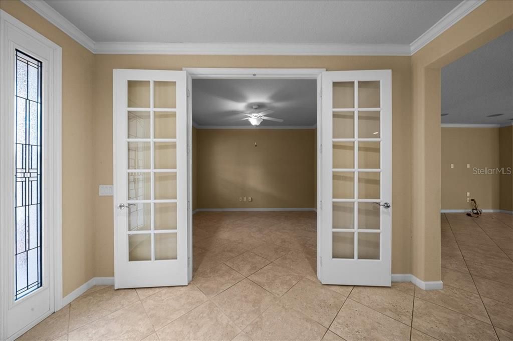 En Venta: $449,900 (2 camas, 2 baños, 2299 Pies cuadrados)