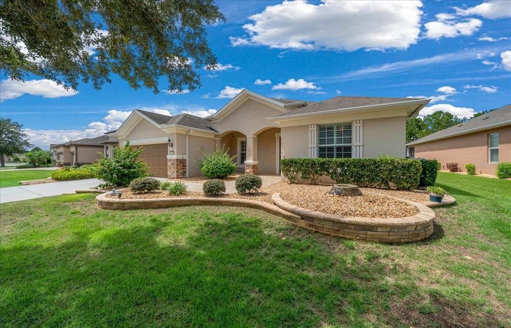 En Venta: $449,900 (2 camas, 2 baños, 2299 Pies cuadrados)