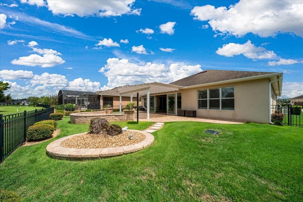 En Venta: $449,900 (2 camas, 2 baños, 2299 Pies cuadrados)