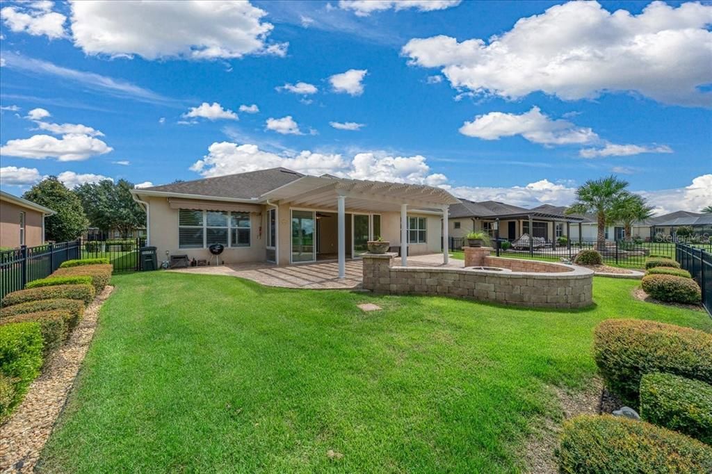 En Venta: $449,900 (2 camas, 2 baños, 2299 Pies cuadrados)