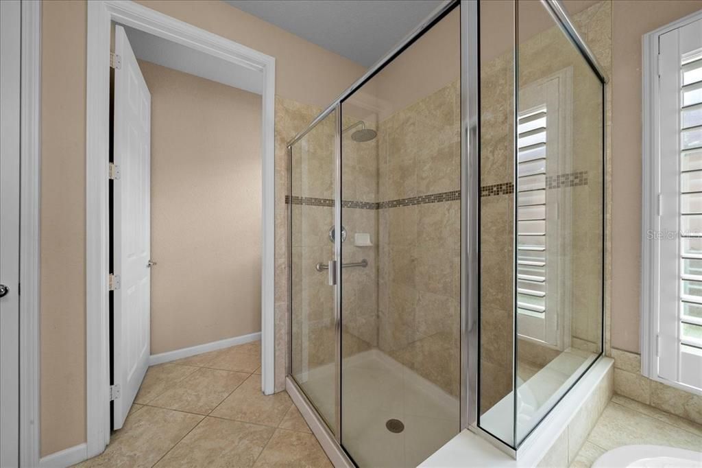 En Venta: $449,900 (2 camas, 2 baños, 2299 Pies cuadrados)