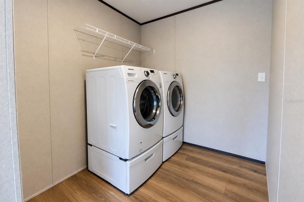 For Sale: $285,000 (3 beds, 2 baths, 1620 Square Feet)