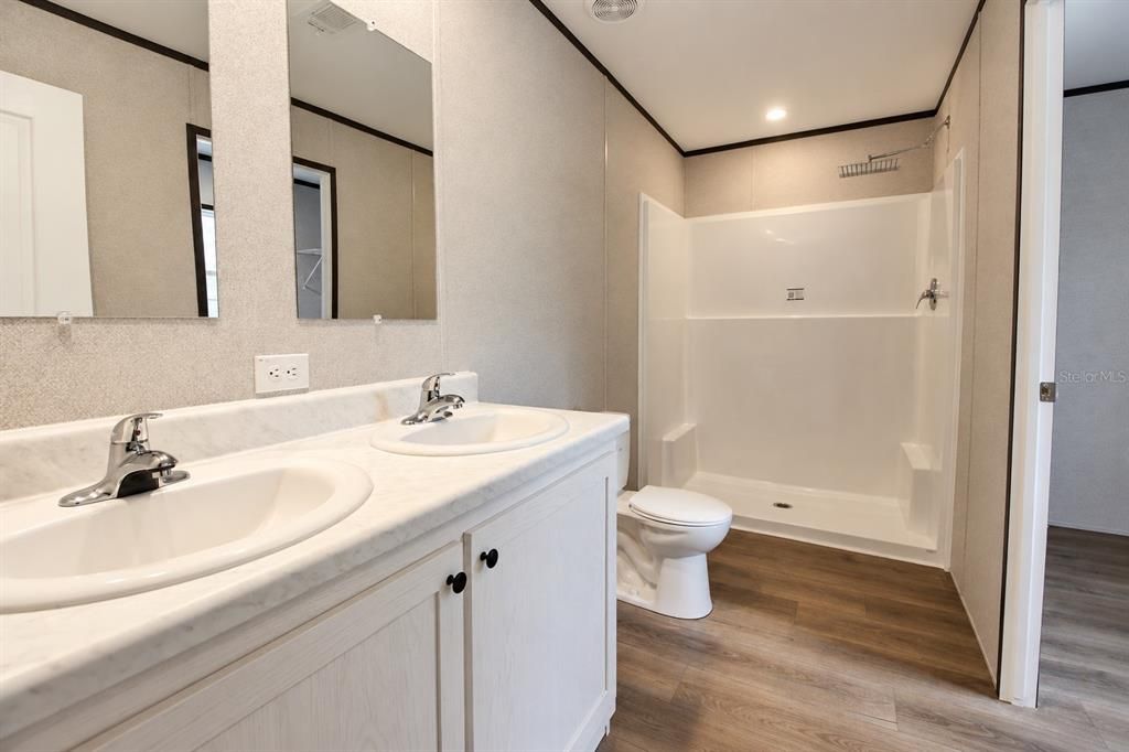 For Sale: $285,000 (3 beds, 2 baths, 1620 Square Feet)