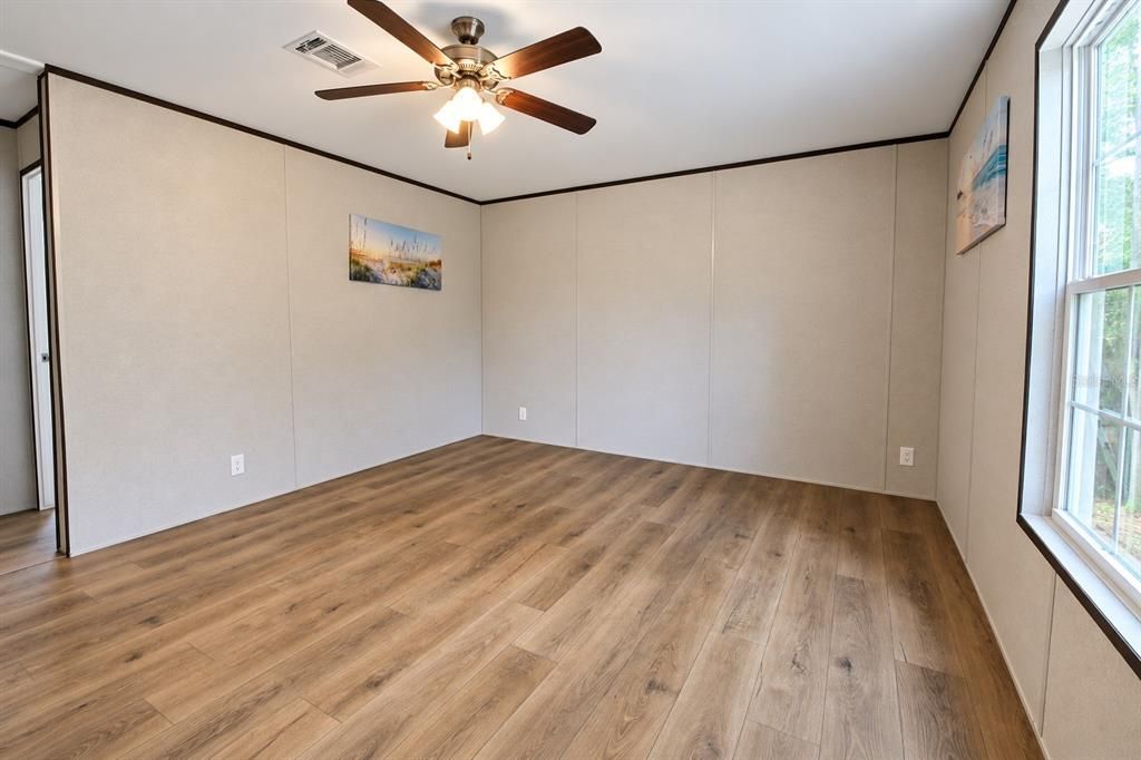 For Sale: $285,000 (3 beds, 2 baths, 1620 Square Feet)