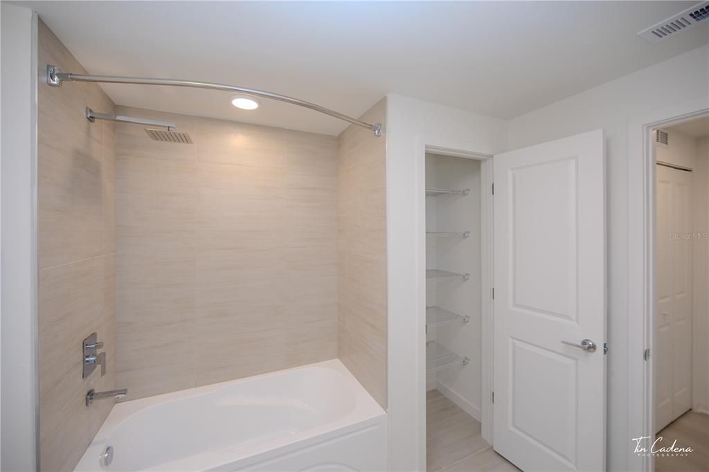 В аренду: $1,590 (2 спален, 2 ванн, 1023 Квадратных фут)