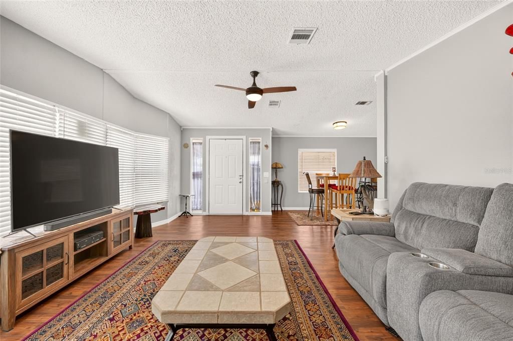 For Sale: $225,000 (2 beds, 2 baths, 1508 Square Feet)