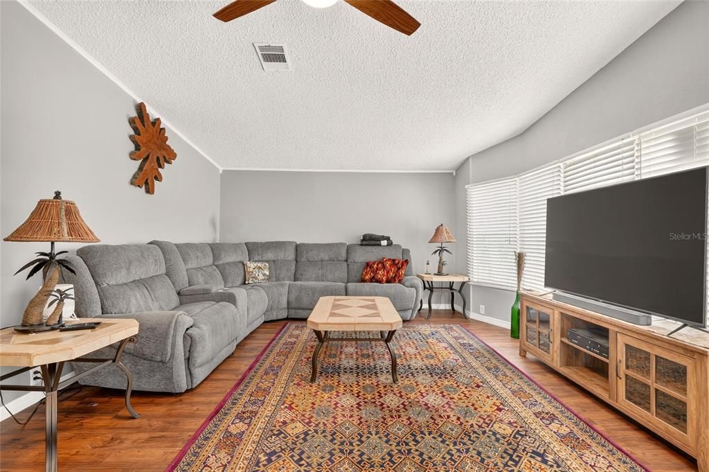 For Sale: $225,000 (2 beds, 2 baths, 1508 Square Feet)