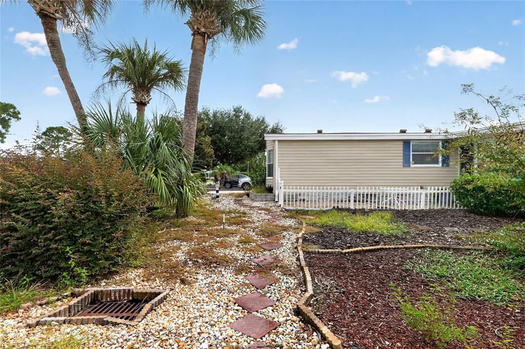 For Sale: $225,000 (2 beds, 2 baths, 1508 Square Feet)