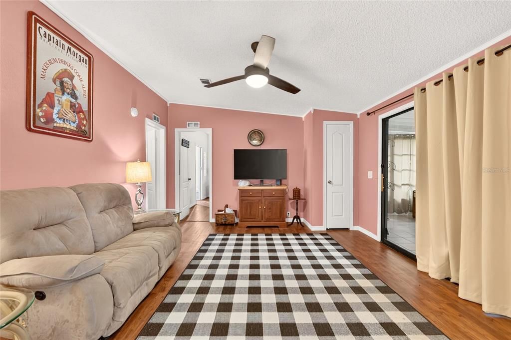For Sale: $225,000 (2 beds, 2 baths, 1508 Square Feet)