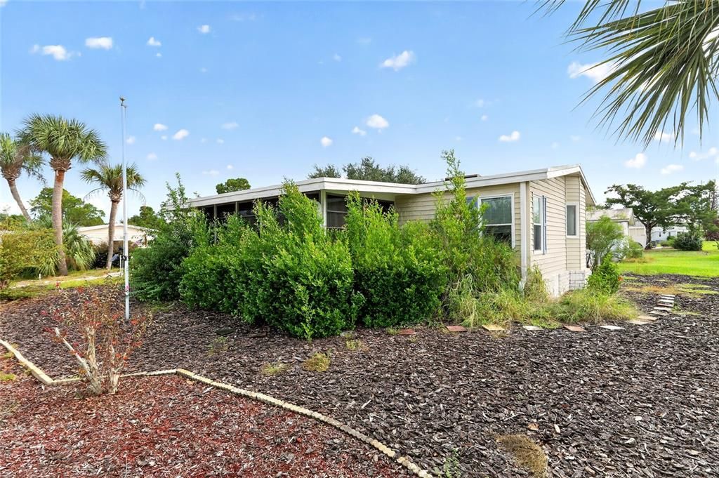 For Sale: $225,000 (2 beds, 2 baths, 1508 Square Feet)