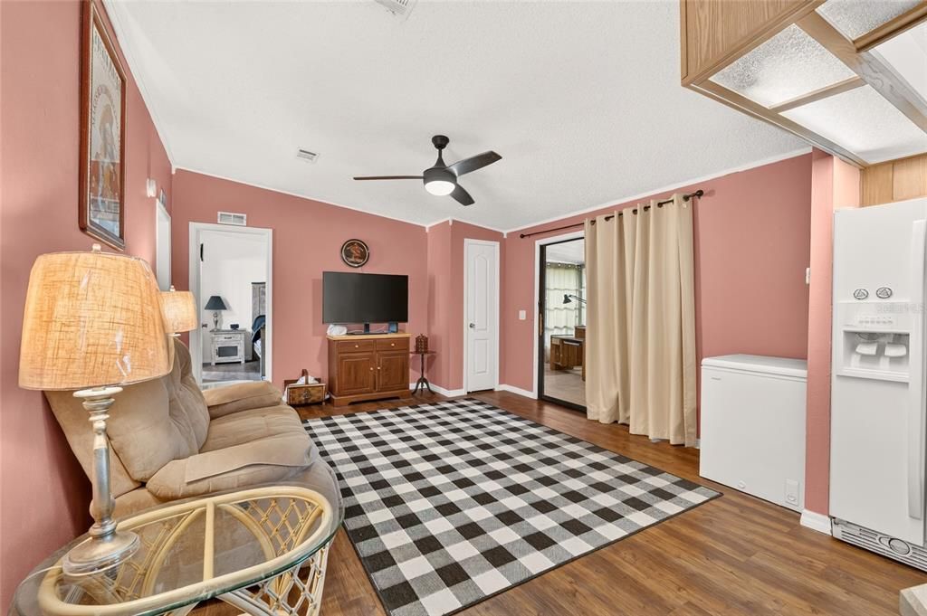 For Sale: $225,000 (2 beds, 2 baths, 1508 Square Feet)