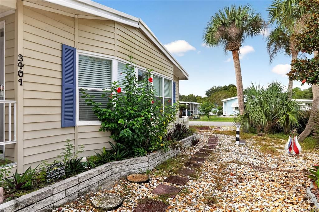 For Sale: $225,000 (2 beds, 2 baths, 1508 Square Feet)