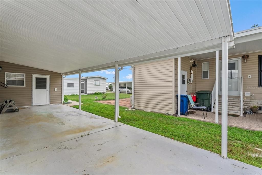 For Sale: $129,900 (2 beds, 2 baths, 720 Square Feet)