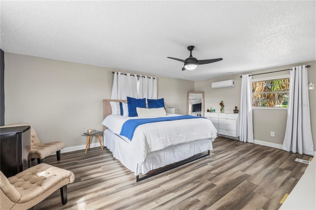 For Sale: $539,900 (5 beds, 3 baths, 2009 Square Feet)