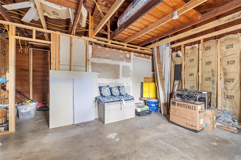 For Sale: $539,900 (5 beds, 3 baths, 2009 Square Feet)
