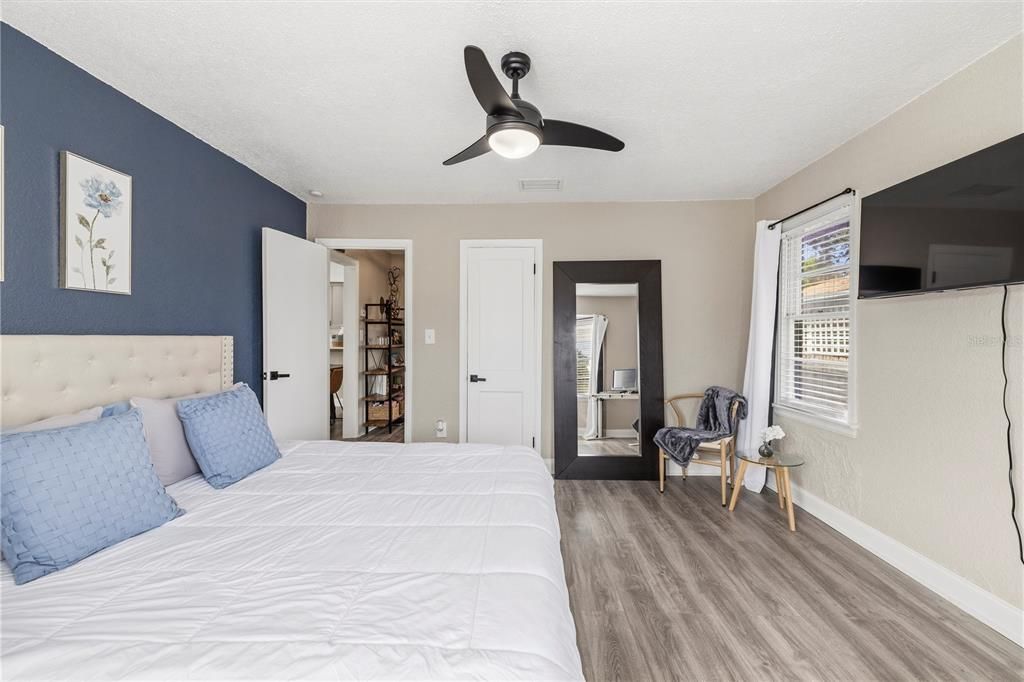 For Sale: $539,900 (5 beds, 3 baths, 2009 Square Feet)
