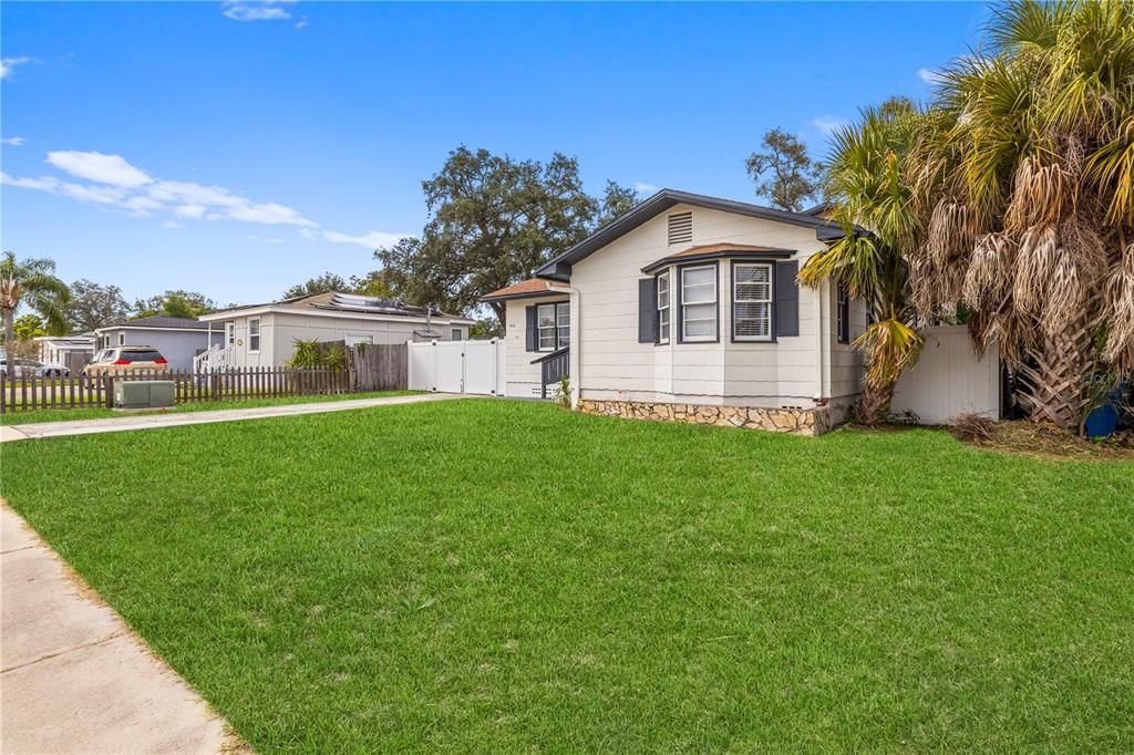For Sale: $539,900 (5 beds, 3 baths, 2009 Square Feet)