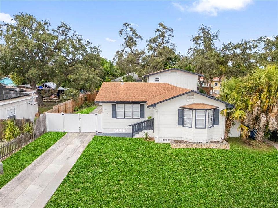 For Sale: $539,900 (5 beds, 3 baths, 2009 Square Feet)