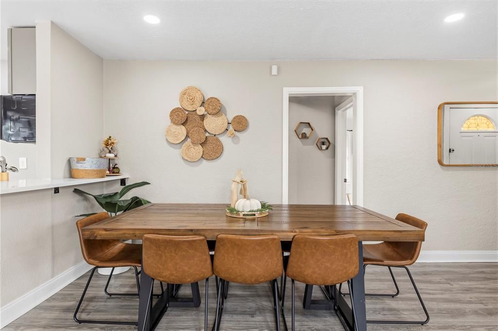 For Sale: $539,900 (5 beds, 3 baths, 2009 Square Feet)