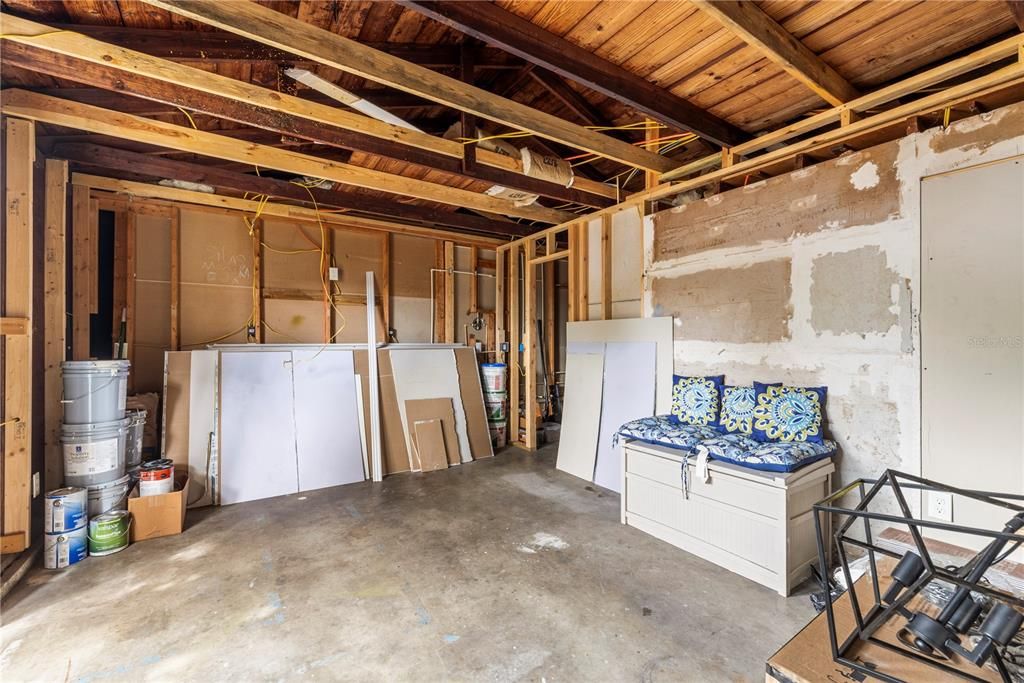 For Sale: $539,900 (5 beds, 3 baths, 2009 Square Feet)