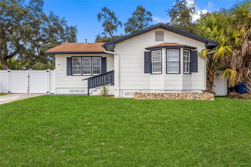 For Sale: $539,900 (5 beds, 3 baths, 2009 Square Feet)
