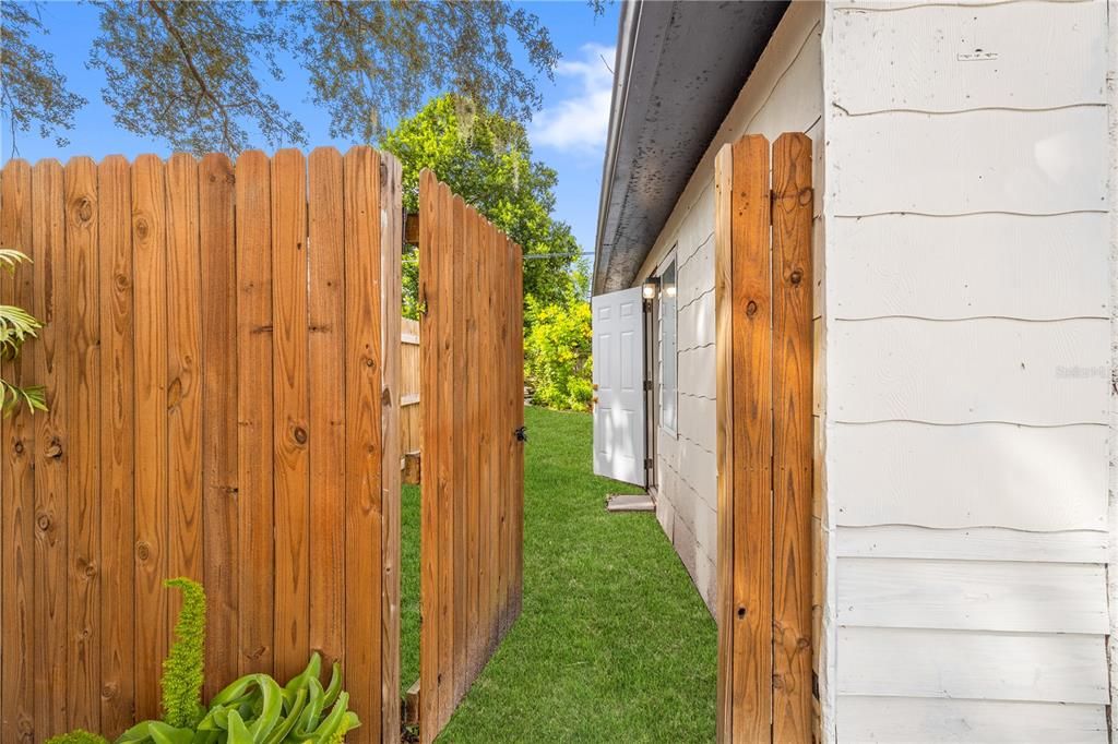 For Sale: $539,900 (5 beds, 3 baths, 2009 Square Feet)