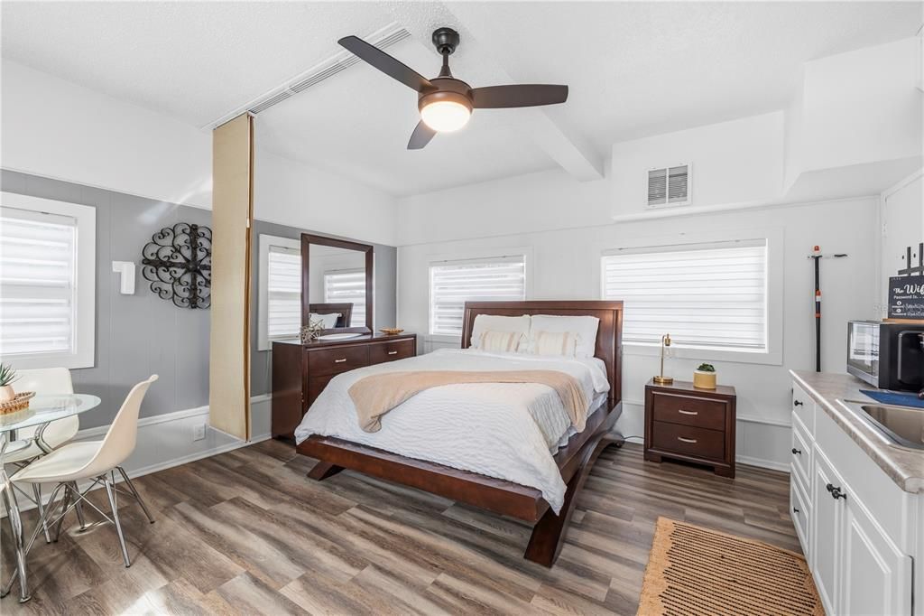For Sale: $539,900 (5 beds, 3 baths, 2009 Square Feet)
