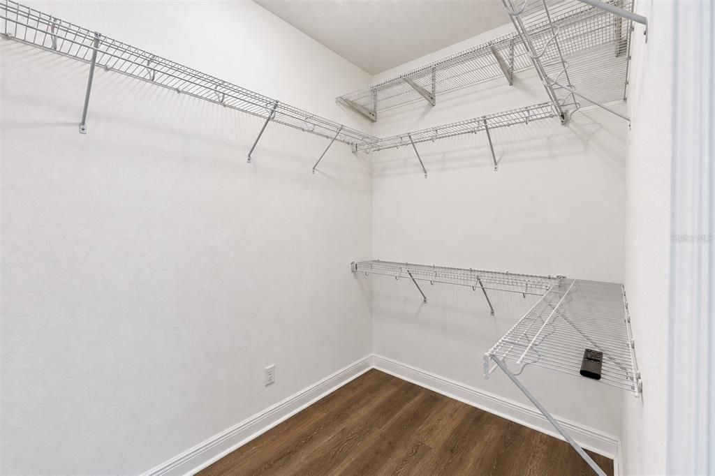 В аренду: $4,500 (5 спален, 4 ванн, 3337 Квадратных фут)
