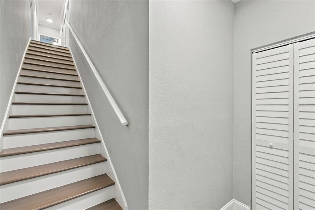 На продажу: $325,000 (3 спален, 2 ванн, 1445 Квадратных фут)