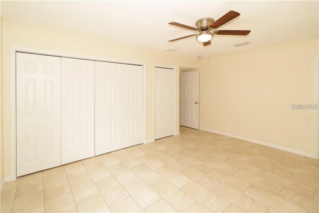 For Sale: $999,999 (8 beds, 0 baths, 5280 Square Feet)