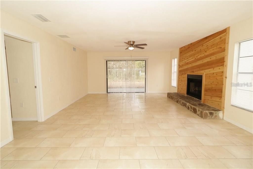 For Sale: $999,999 (8 beds, 0 baths, 5280 Square Feet)