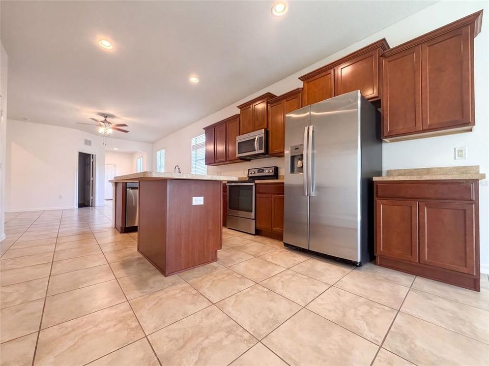 For Sale: $323,000 (3 beds, 2 baths, 1551 Square Feet)