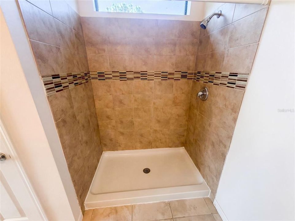 For Sale: $323,000 (3 beds, 2 baths, 1551 Square Feet)