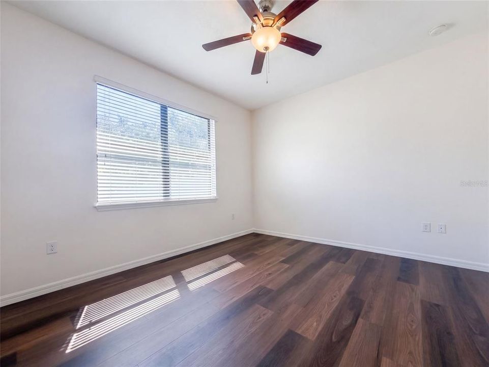 For Sale: $323,000 (3 beds, 2 baths, 1551 Square Feet)