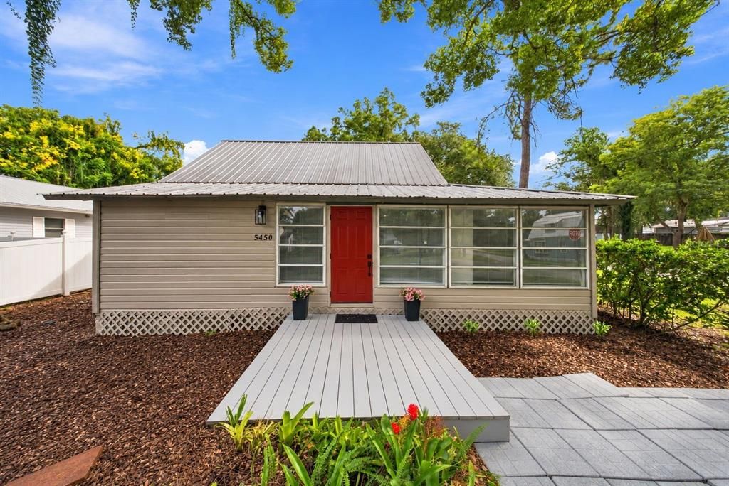 For Sale: $259,000 (3 beds, 2 baths, 1390 Square Feet)