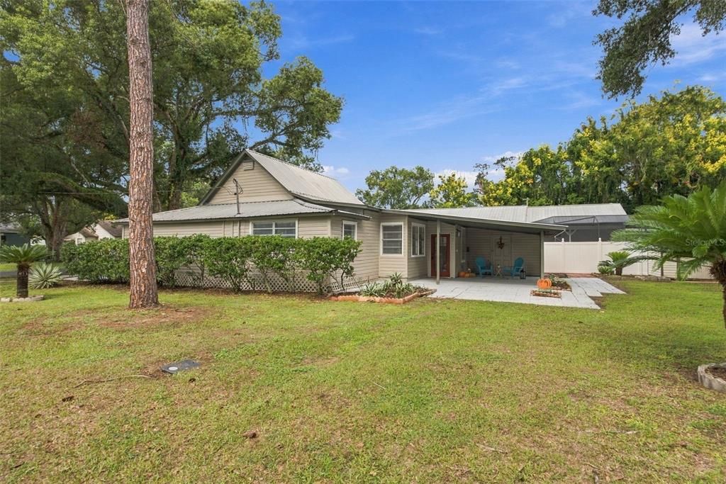 For Sale: $259,000 (3 beds, 2 baths, 1390 Square Feet)