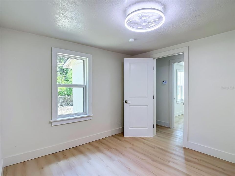В аренду: $2,350 (3 спален, 2 ванн, 1208 Квадратных фут)