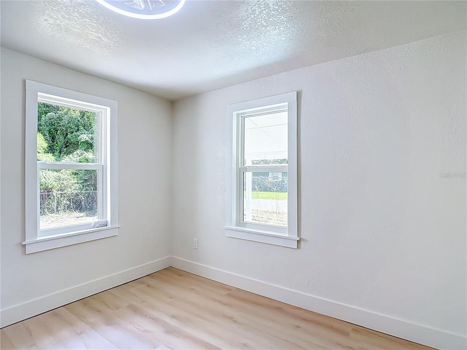 В аренду: $2,350 (3 спален, 2 ванн, 1208 Квадратных фут)
