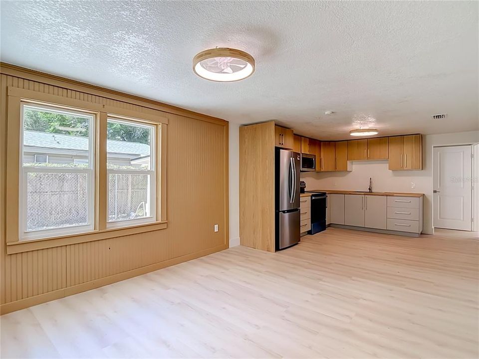 В аренду: $2,350 (3 спален, 2 ванн, 1208 Квадратных фут)