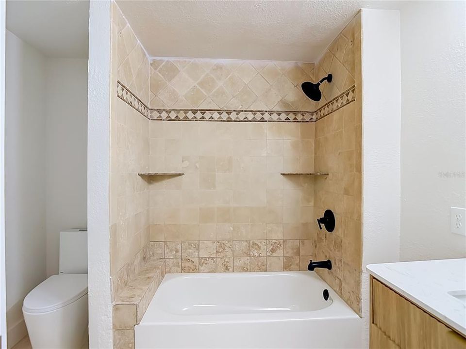 В аренду: $2,350 (3 спален, 2 ванн, 1208 Квадратных фут)