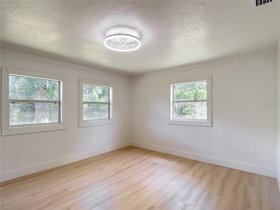 В аренду: $2,350 (3 спален, 2 ванн, 1208 Квадратных фут)