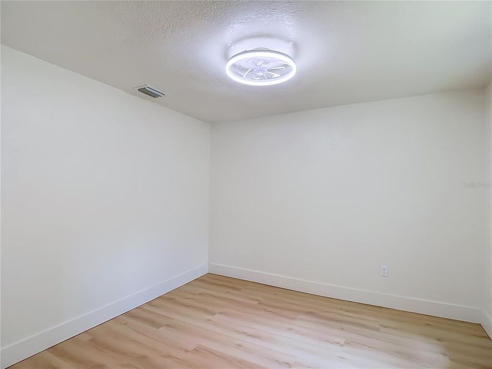 В аренду: $2,350 (3 спален, 2 ванн, 1208 Квадратных фут)