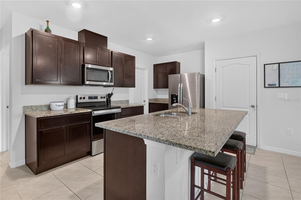 For Sale: $449,900 (5 beds, 3 baths, 2447 Square Feet)