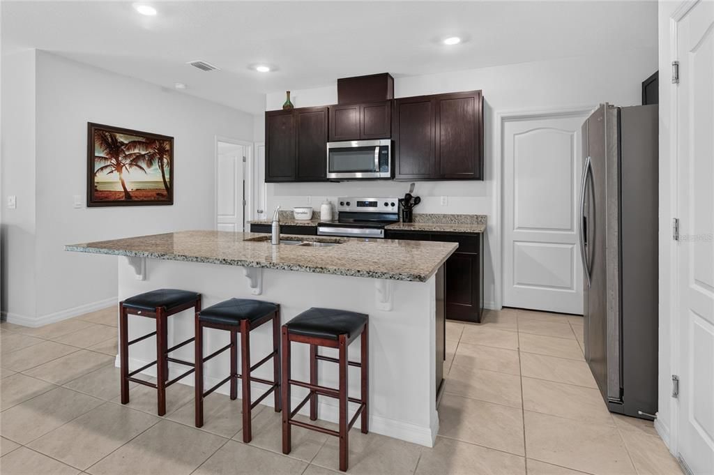 For Sale: $449,900 (5 beds, 3 baths, 2447 Square Feet)